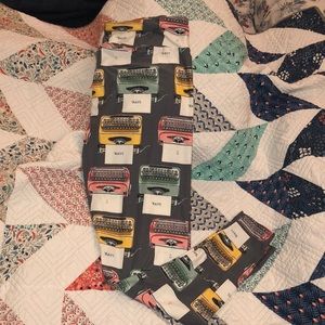 Lularoe Happy Hearts Club TC2 Typewriter Leggings